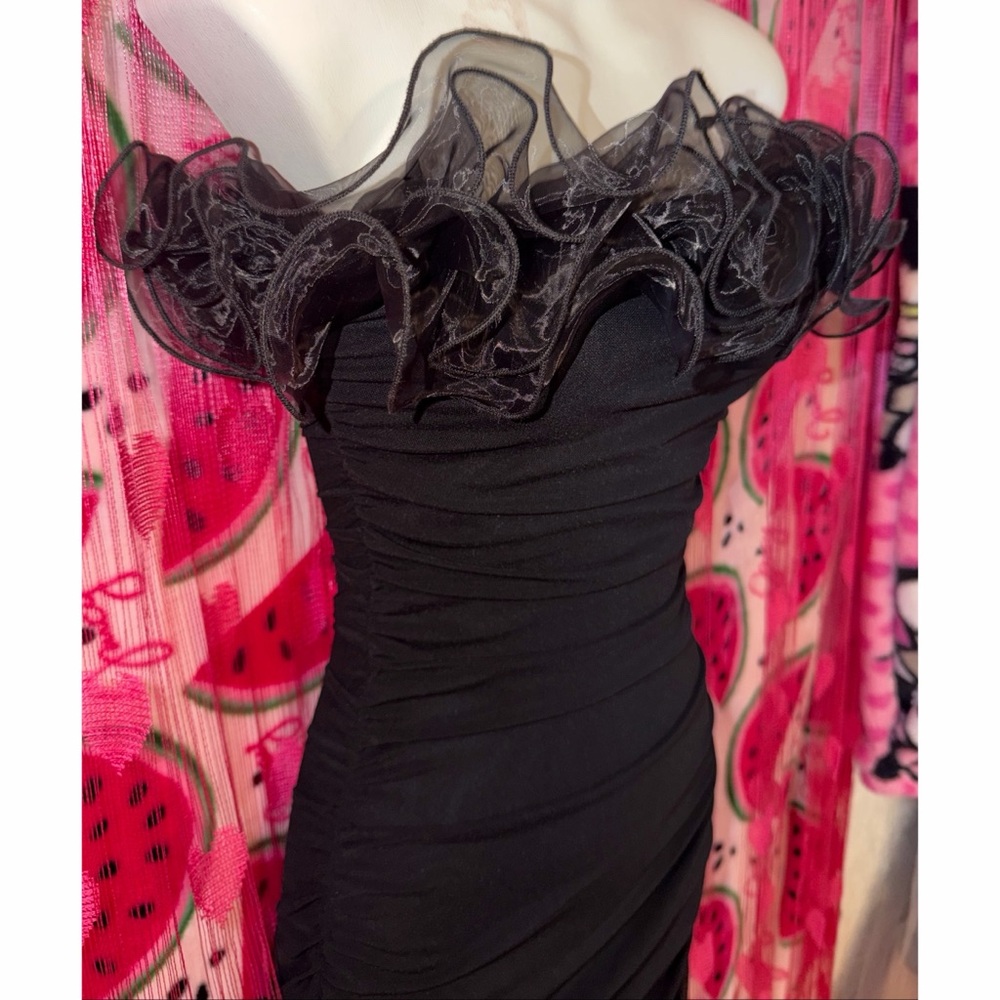 🖤 Windsor Ruched Strapless Dress - Picture 2 of 5